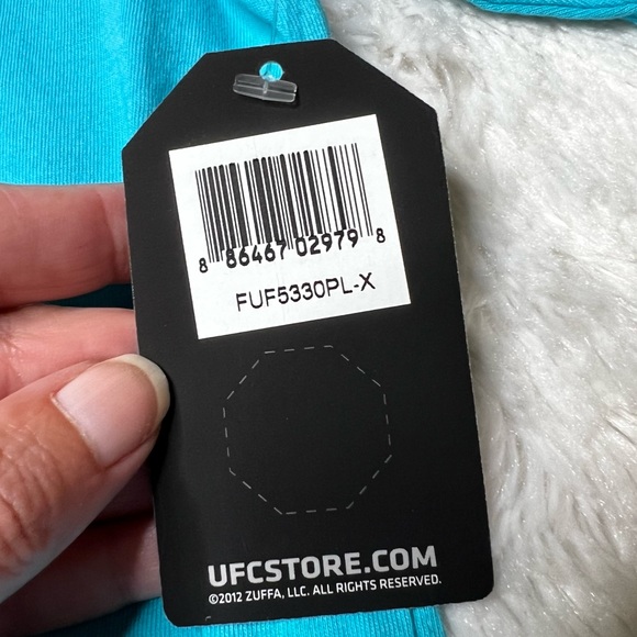 NWT UFC Cyber Logo V-Neck T-Shirt Blue Women’s Sz XL - Picture 6 of 6